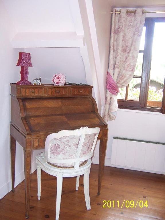 Aux Marguerites Villa Sainte-Genevieve-les-Gasny Rum bild