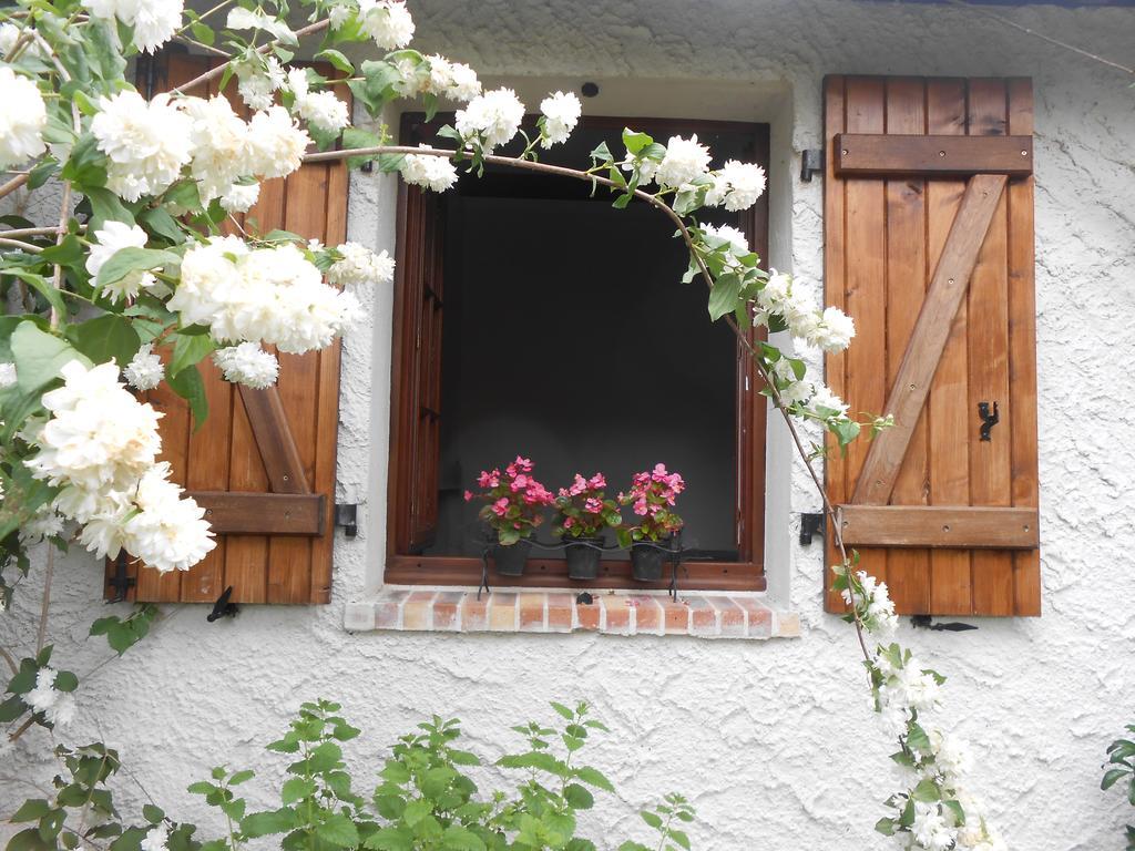 Aux Marguerites Villa Sainte-Genevieve-les-Gasny Rum bild