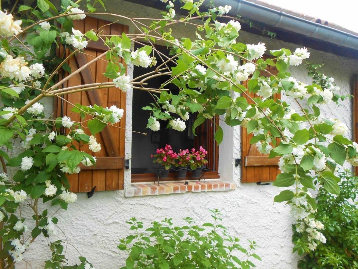 Aux Marguerites Villa Sainte-Genevieve-les-Gasny Exteriör bild
